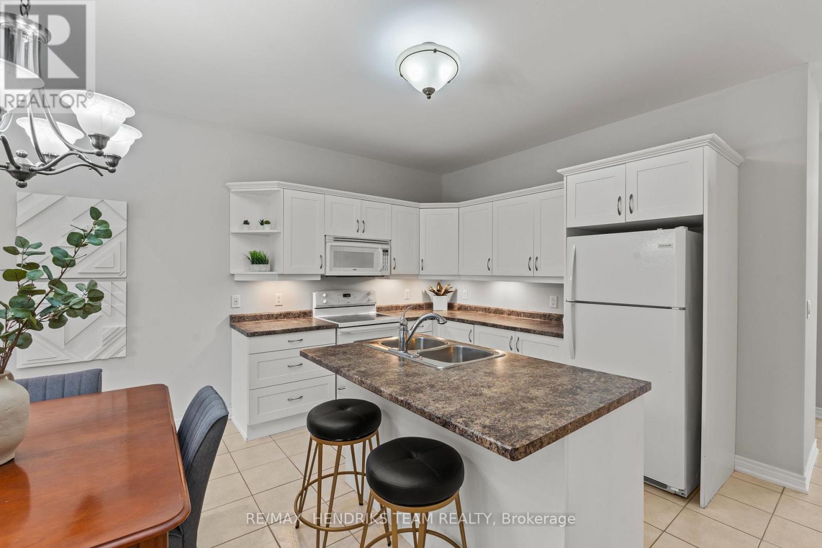 58 Videl Crescent N, St. Catharines, Ontario  L2W 0A3 - Photo 11 - X13681606