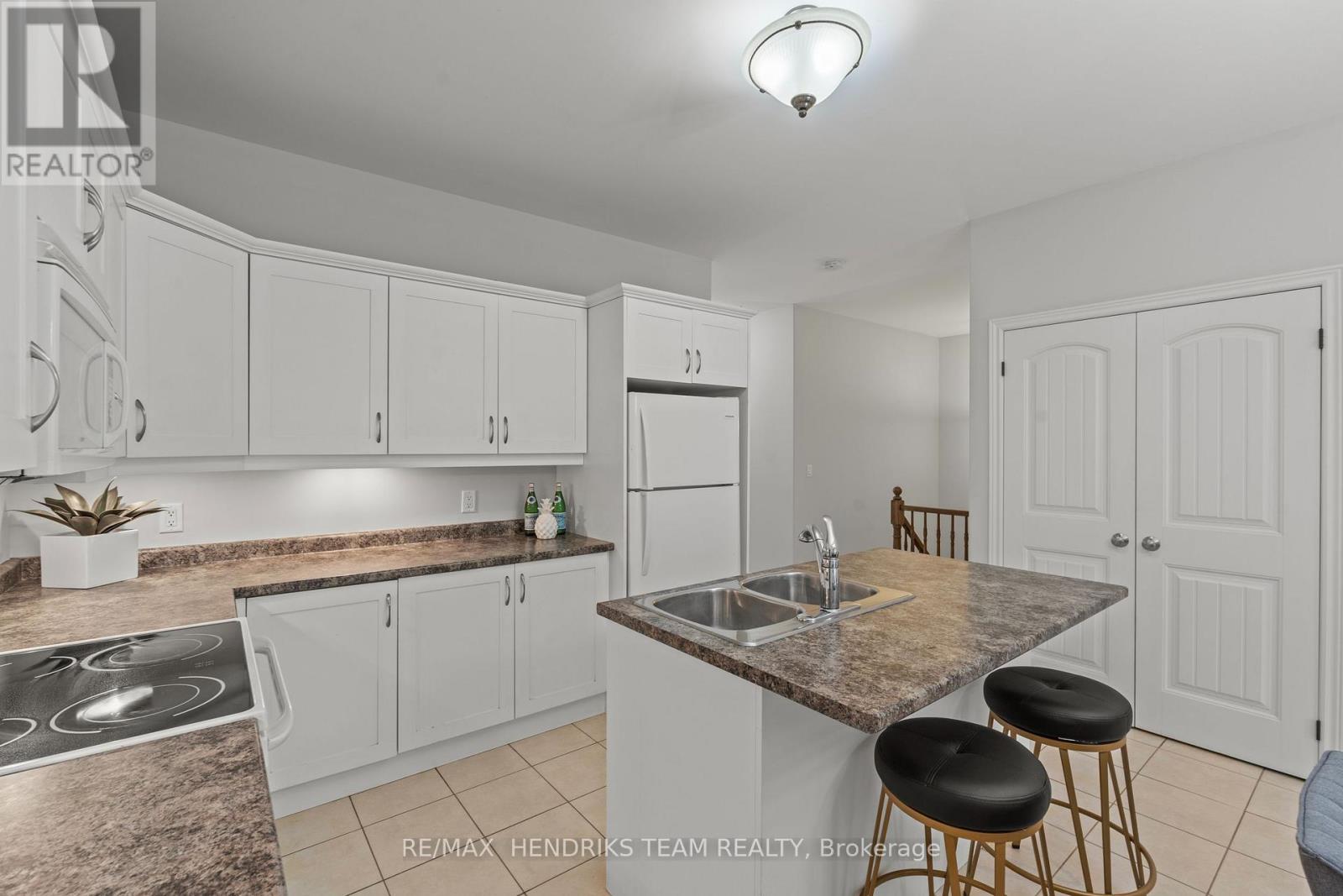 58 Videl Crescent N, St. Catharines, Ontario  L2W 0A3 - Photo 12 - X13681606