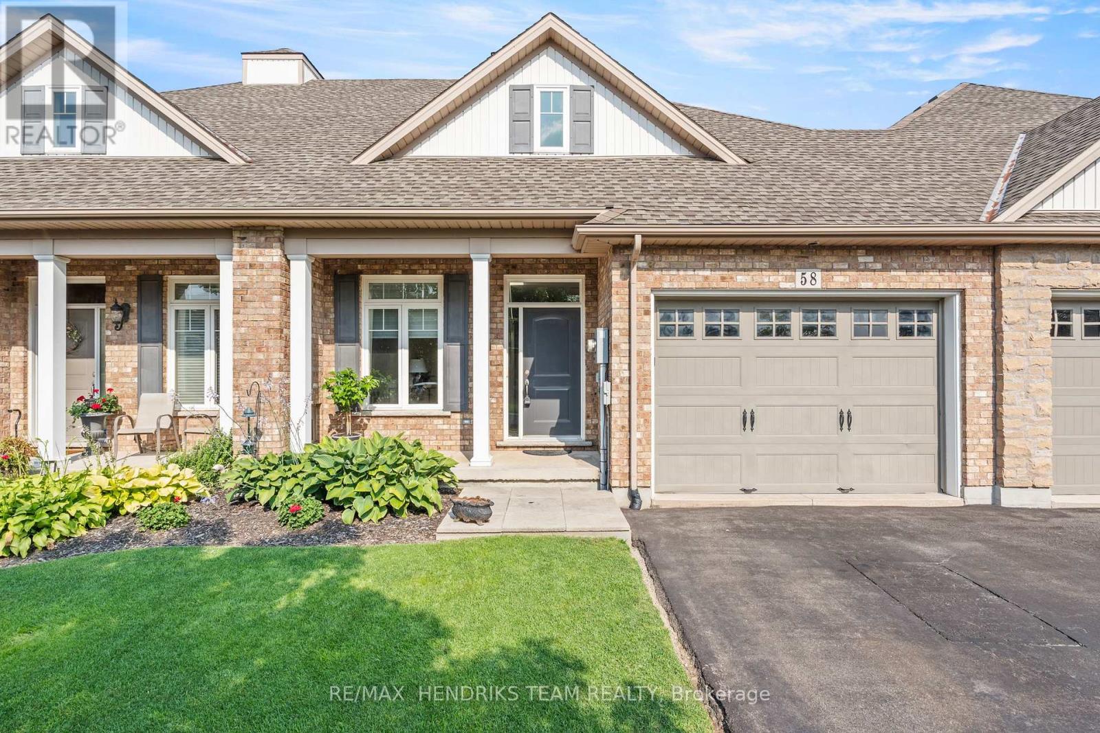 58 Videl Crescent N, St. Catharines, Ontario  L2W 0A3 - Photo 2 - X13681606