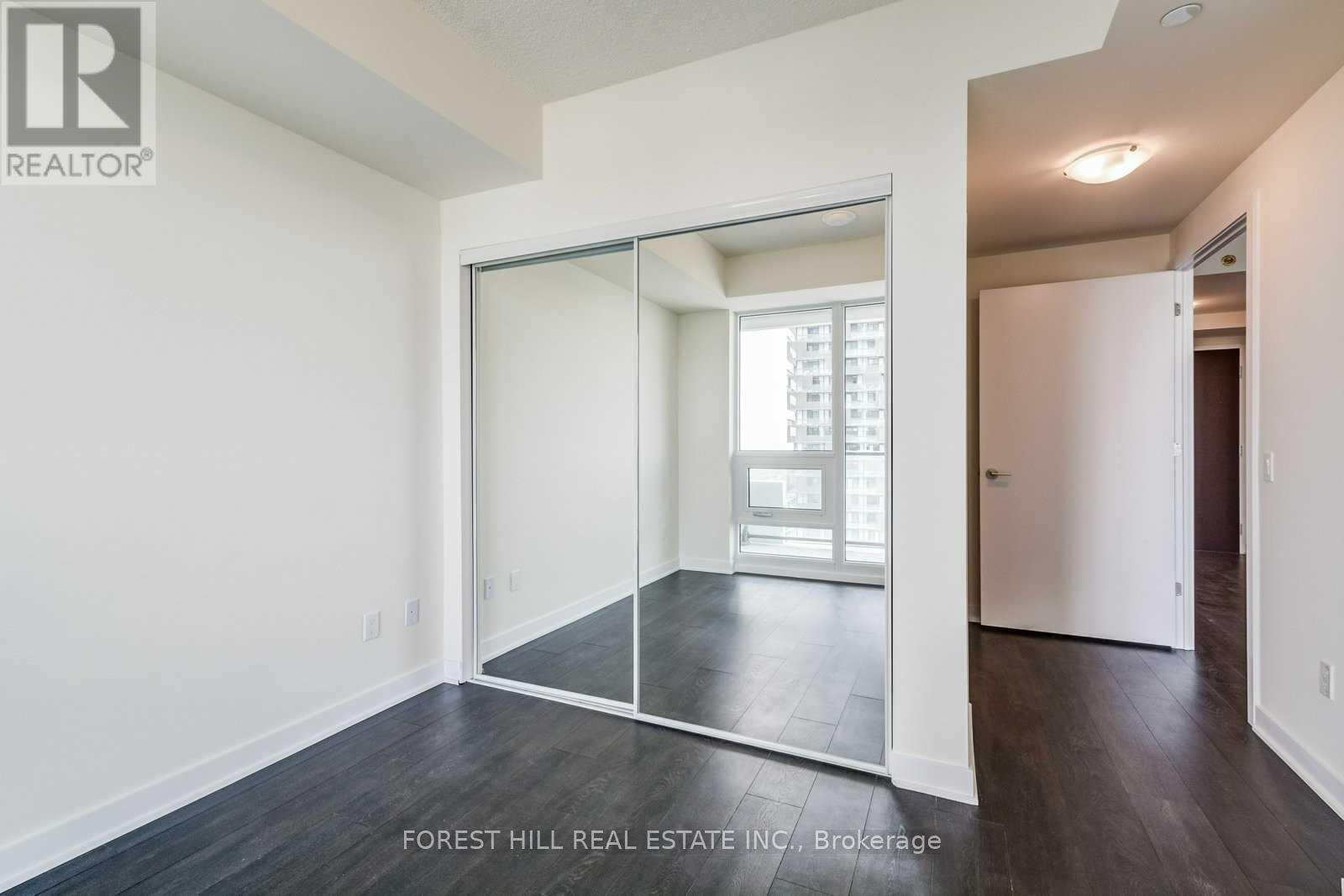 5610 - 2221 YONGE STREET Toronto (Mount Pleasant West), ON M4S 2B4