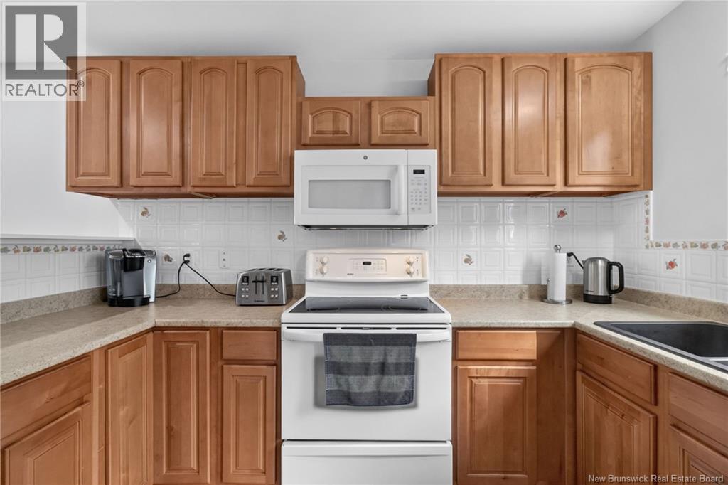 60 Westmount Boulevard Unit# 1, Moncton, New Brunswick  E1E 4G8 - Photo 3 - NB146072
