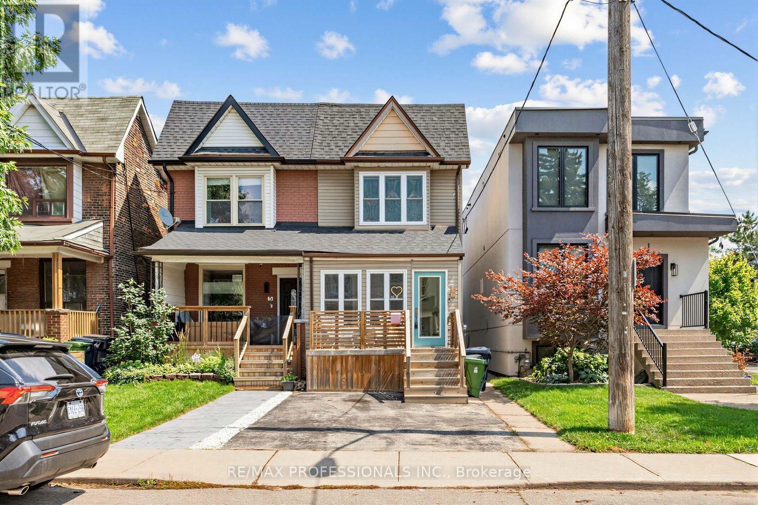 3 Blakley Avenue, Toronto, Ontario  M6N 3Y4 - Photo 2 - W13681644