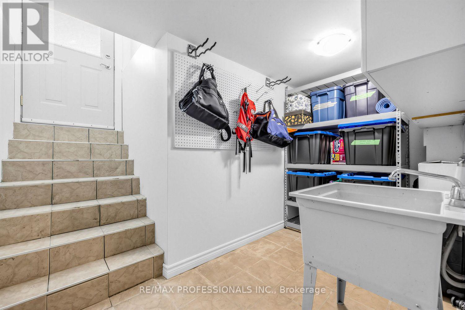 3 Blakley Avenue, Toronto, Ontario  M6N 3Y4 - Photo 29 - W13681644