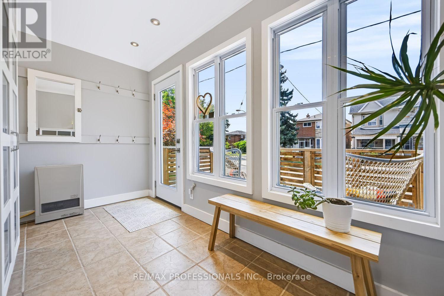 3 Blakley Avenue, Toronto, Ontario  M6N 3Y4 - Photo 3 - W13681644