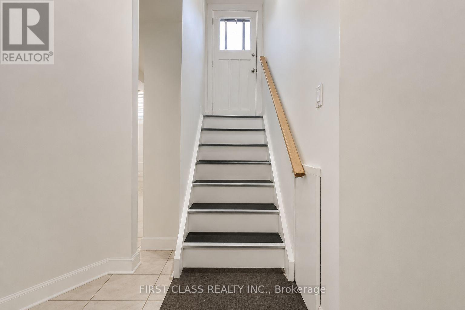1323 Redbank Crescent, Oakville, Ontario  L6H 1Y4 - Photo 17 - W13681664