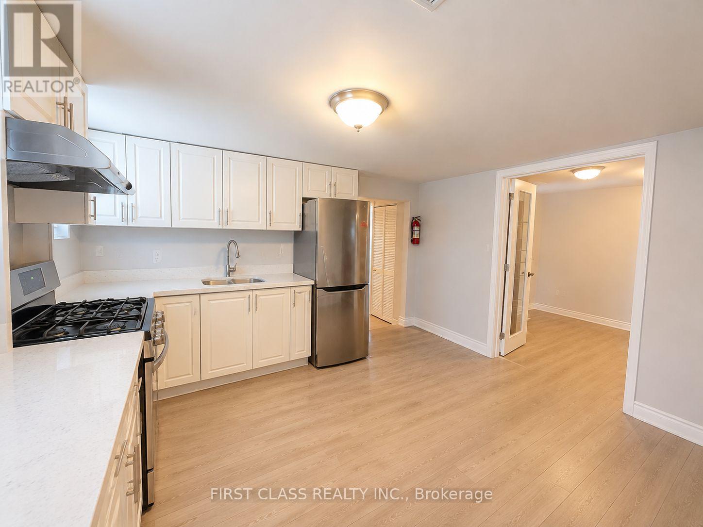 1323 Redbank Crescent, Oakville, Ontario  L6H 1Y4 - Photo 19 - W13681664