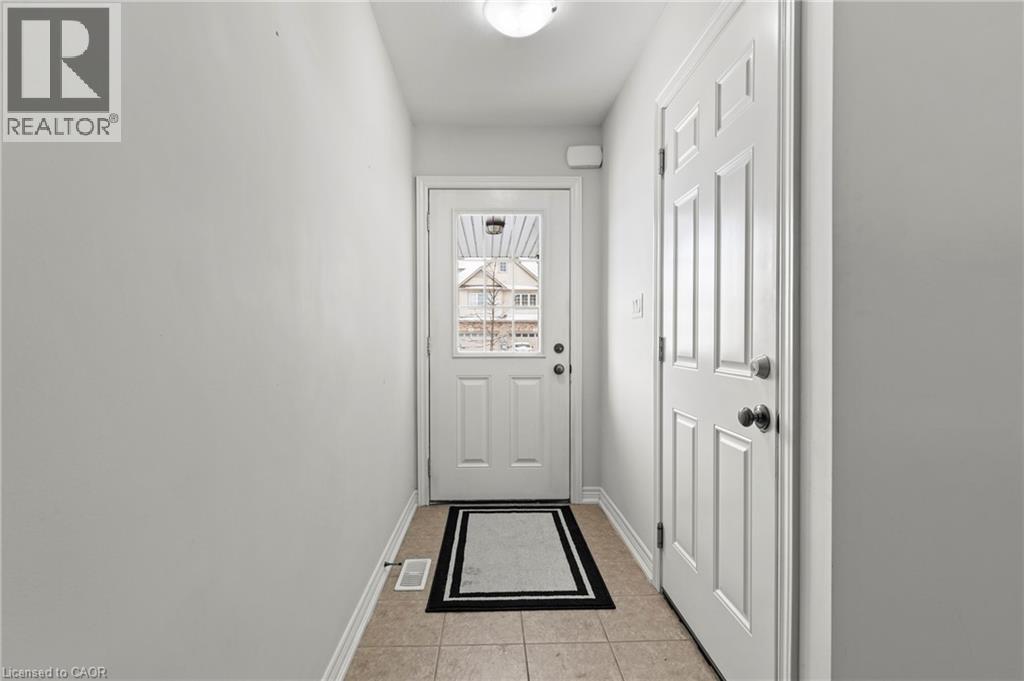 141 Winterberry Boulevard Unit# Main, Thorold, Ontario  L2V 5G6 - Photo 4 - 40855868