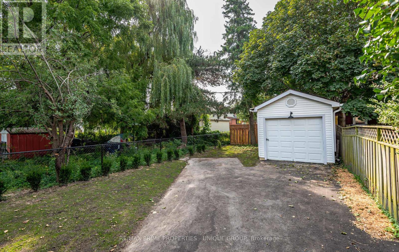 2 - 45 Astoria Avenue, Toronto, Ontario  M6N 2V6 - Photo 22 - W12385003