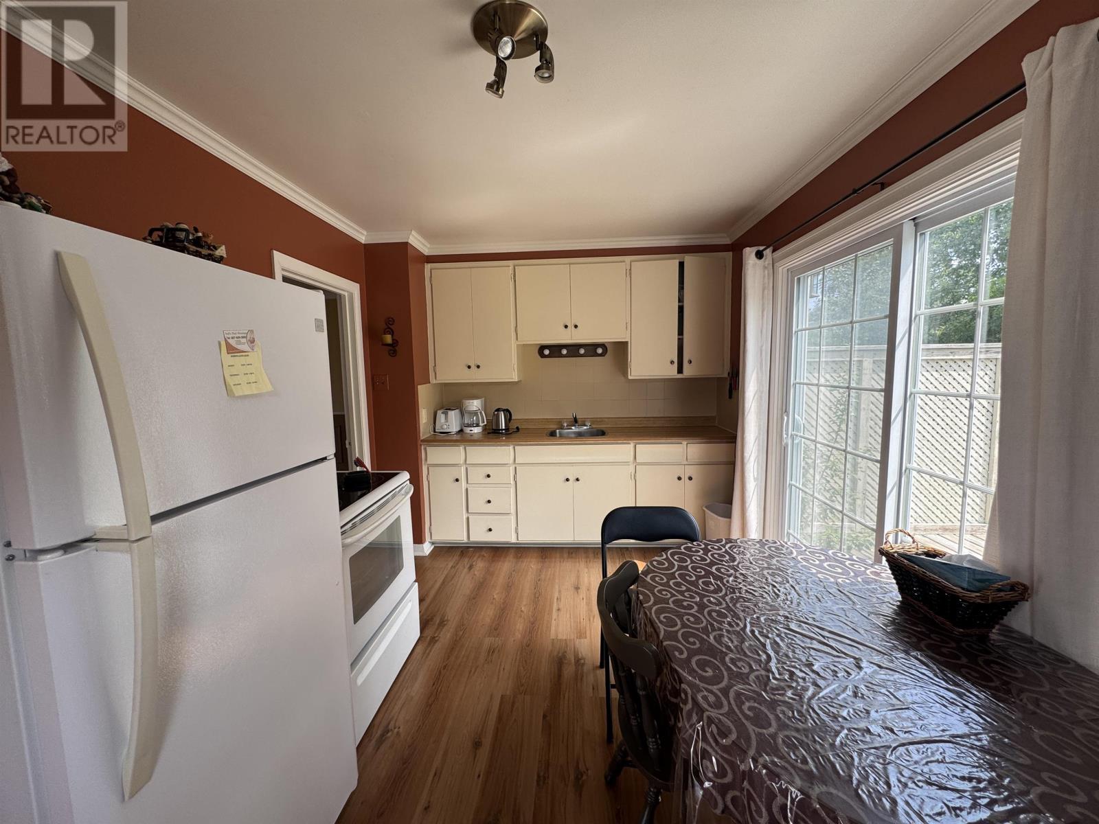 20 Neebig Ave, Manitouwadge, Ontario  P0T 2C0 - Photo 6 - TB2602045