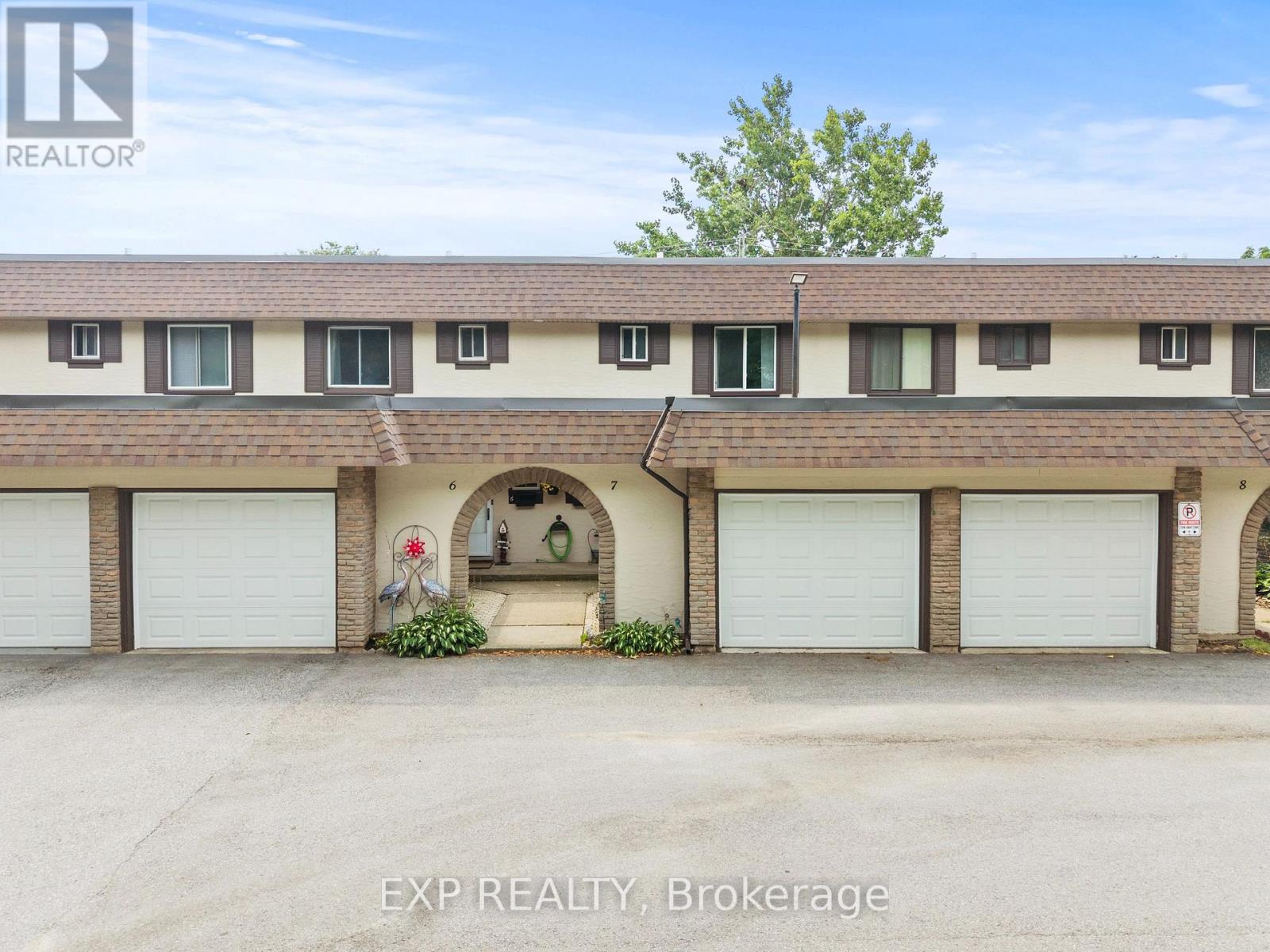 7 - 4230 Meadowvale Drive, Niagara Falls, Ontario  L2E 5W7 - Photo 1 - X13681784