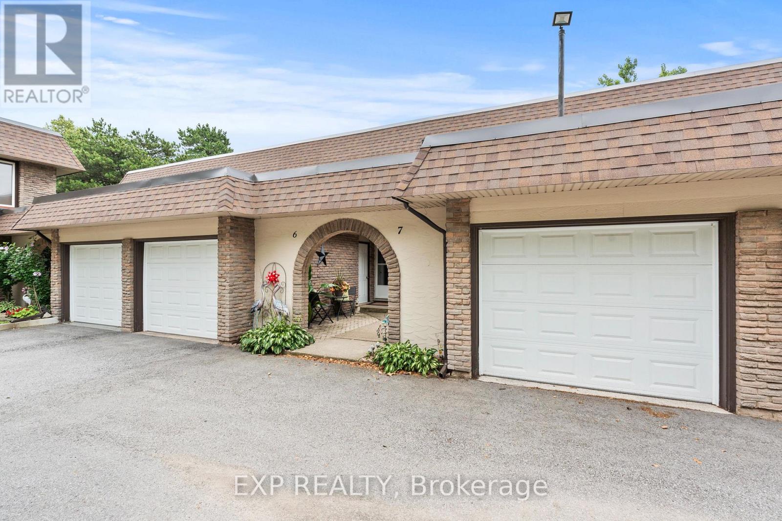 7 - 4230 Meadowvale Drive, Niagara Falls, Ontario  L2E 5W7 - Photo 2 - X13681784