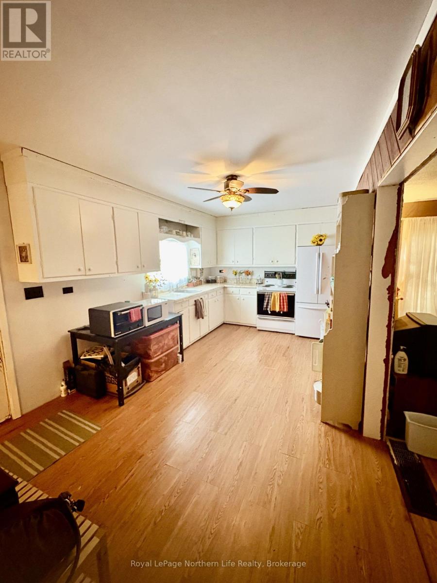 6a & 6b Mountainview Drive, Temagami, Ontario  P0H 2H0 - Photo 20 - X13681770