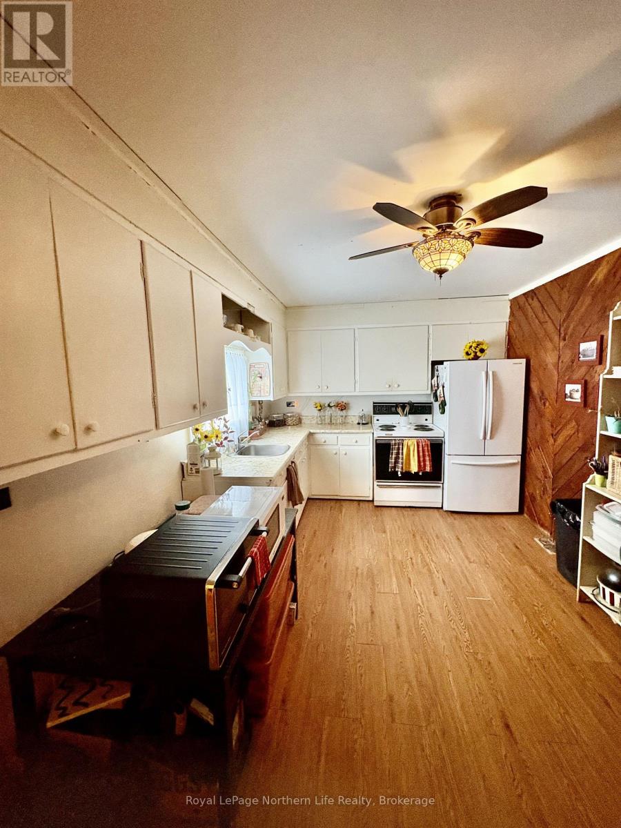 6a & 6b Mountainview Drive, Temagami, Ontario  P0H 2H0 - Photo 21 - X13681770