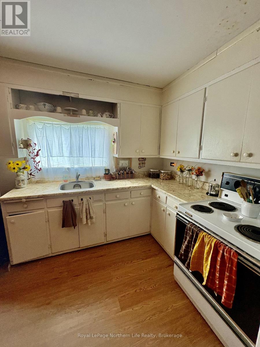 6a & 6b Mountainview Drive, Temagami, Ontario  P0H 2H0 - Photo 22 - X13681770