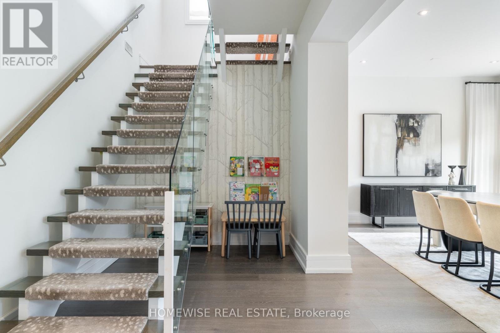 90 Mcgillivray Avenue, Toronto, Ontario  M5M 2Y4 - Photo 13 - C13681748