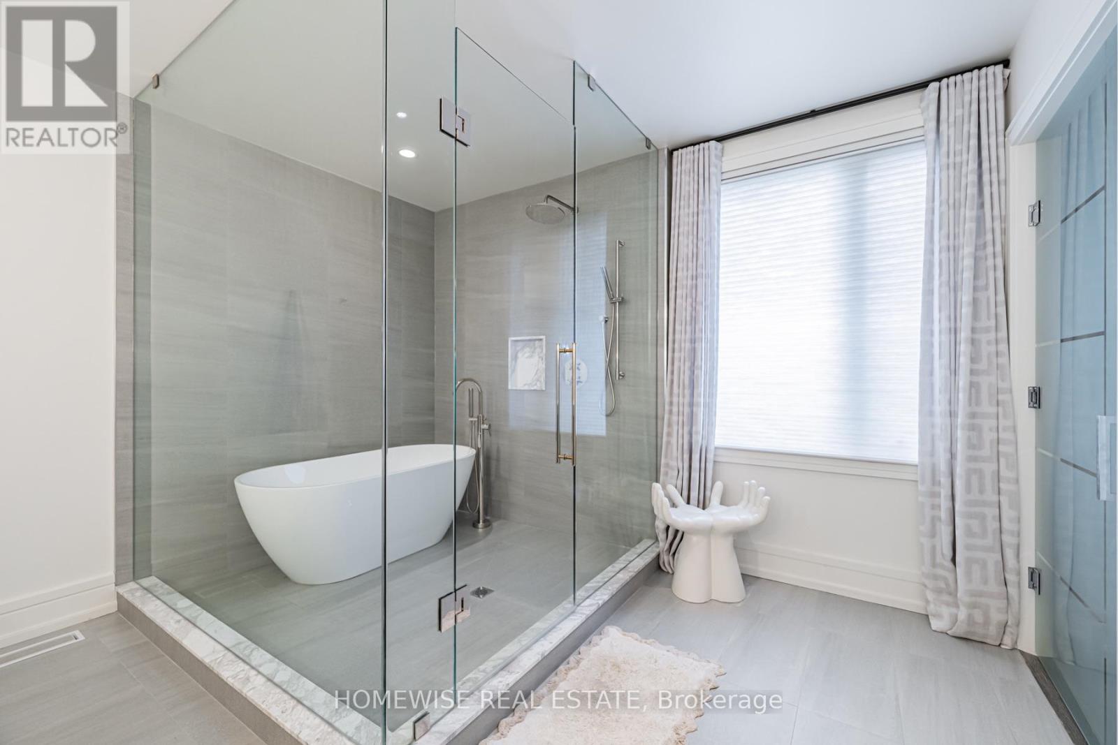90 Mcgillivray Avenue, Toronto, Ontario  M5M 2Y4 - Photo 19 - C13681748