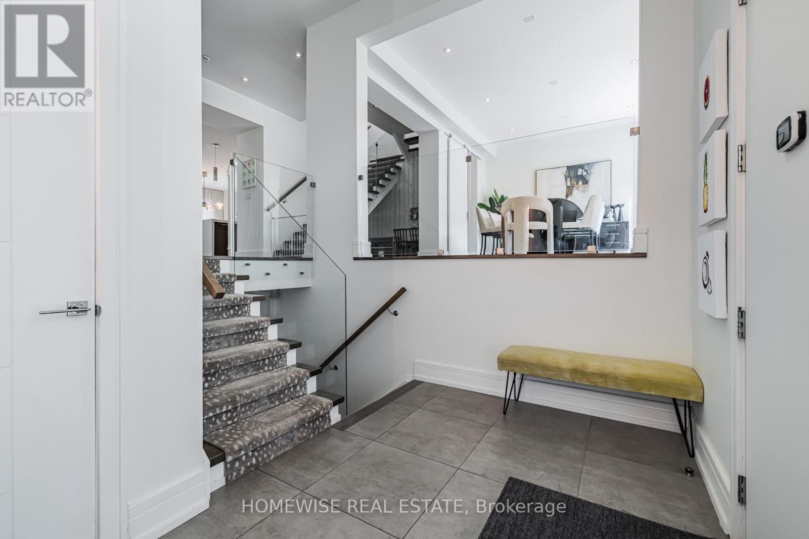 90 Mcgillivray Avenue, Toronto, Ontario  M5M 2Y4 - Photo 3 - C13681748