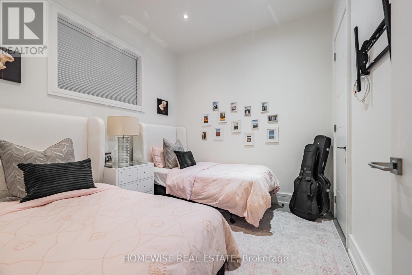90 Mcgillivray Avenue, Toronto, Ontario  M5M 2Y4 - Photo 33 - C13681748
