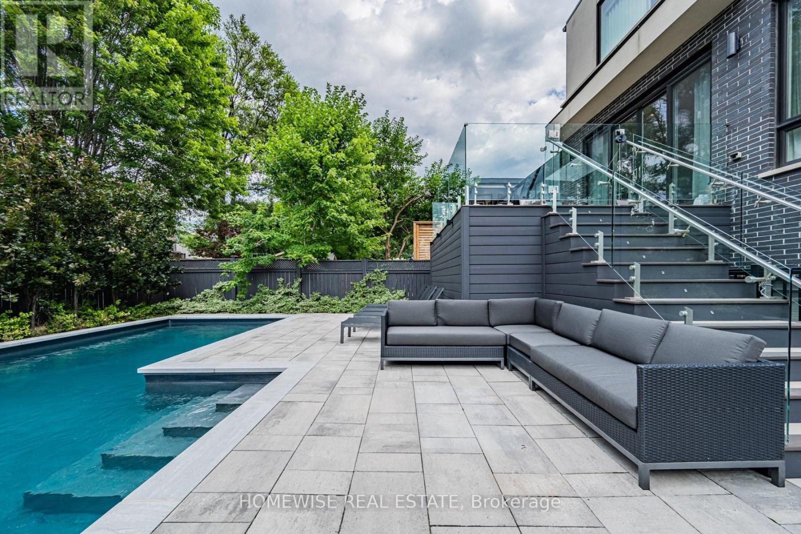 90 Mcgillivray Avenue, Toronto, Ontario  M5M 2Y4 - Photo 36 - C13681748