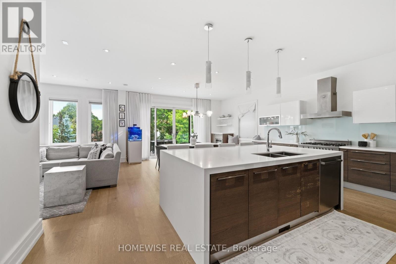 90 Mcgillivray Avenue, Toronto, Ontario  M5M 2Y4 - Photo 7 - C13681748