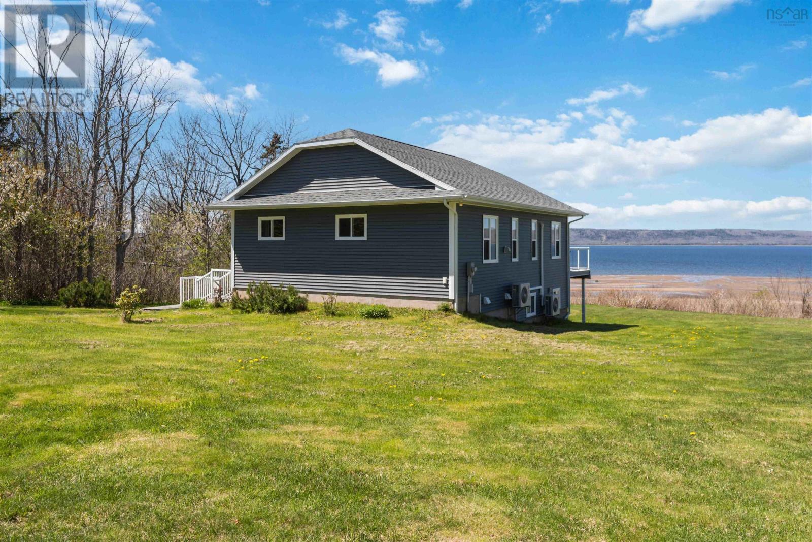 38 Shore Drive, Deep Brook, Nova Scotia  B0S 1J0 - Photo 3 - 202611064