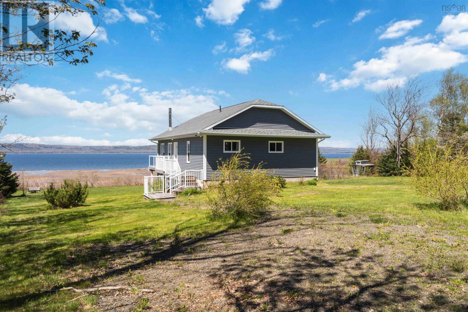 38 Shore Drive, Deep Brook, Nova Scotia  B0S 1J0 - Photo 4 - 202611064