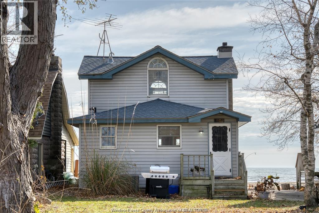 MLS# 26019978: 1049 HERITAGE, Kingsville, Canada