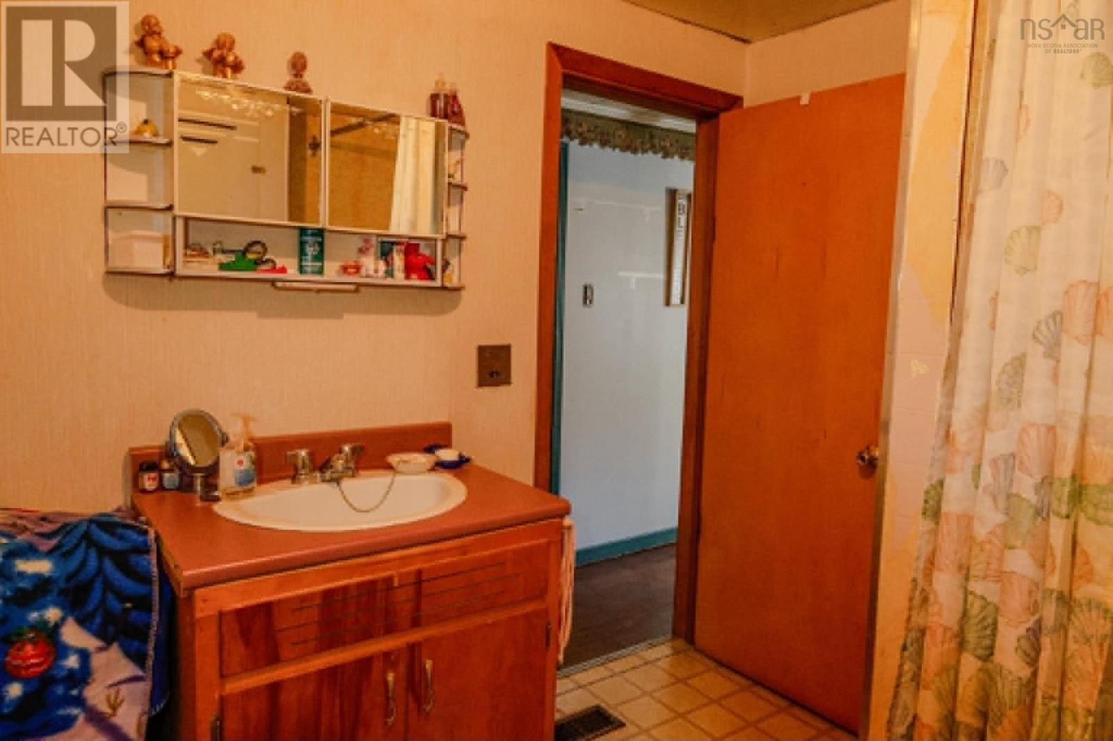6502 Highway 3, Lower Woods Harbour, Nova Scotia B0W 2E0 - Photo 7 - 202615077