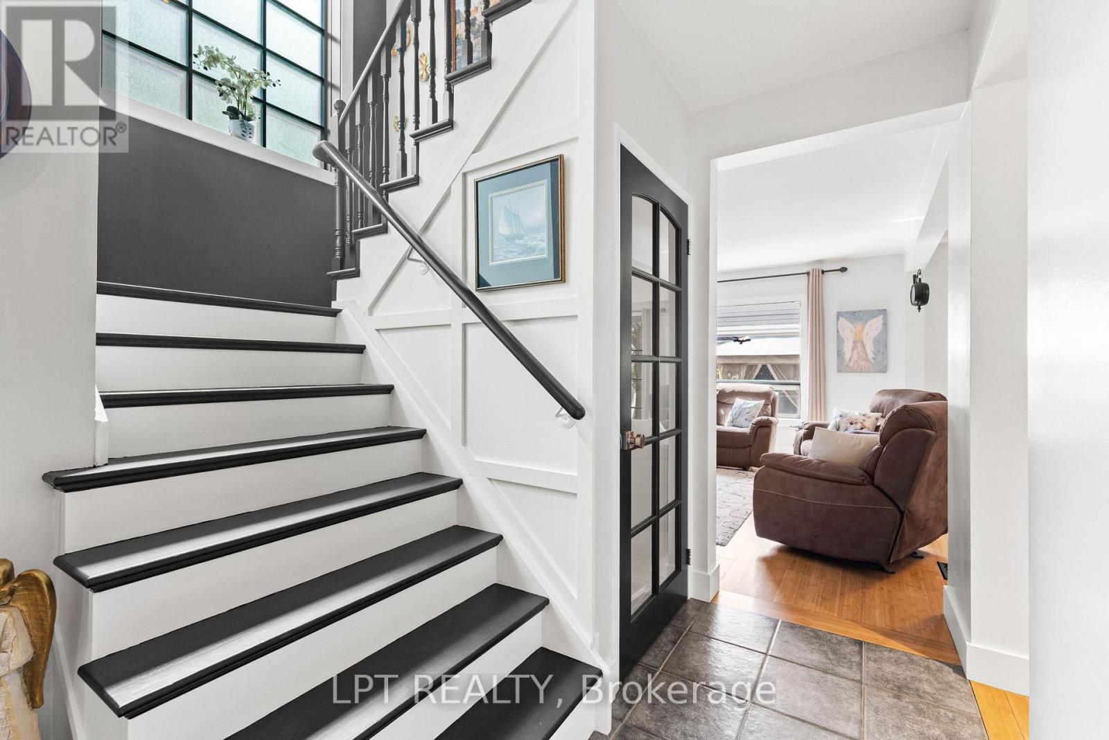 416 Flanagan Court, Newmarket, Ontario  L3X 2E9 - Photo 13 - N13681674