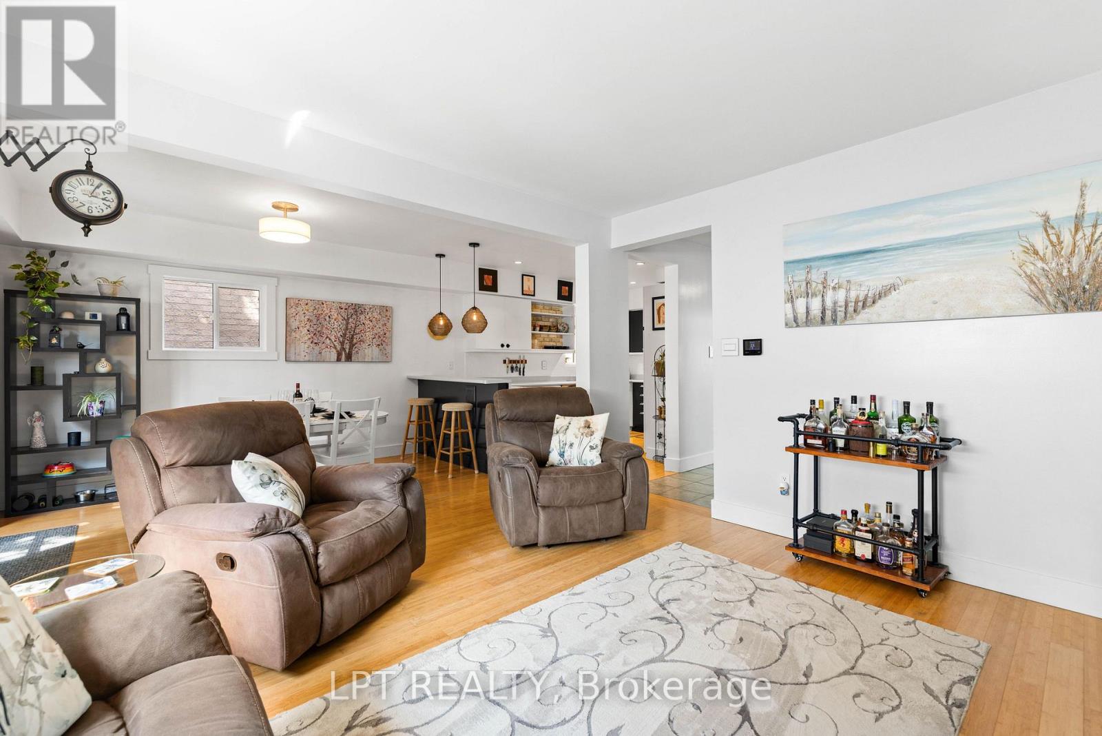 416 Flanagan Court, Newmarket, Ontario  L3X 2E9 - Photo 16 - N13681674