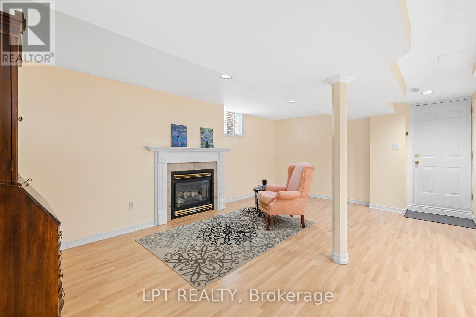 416 Flanagan Court, Newmarket, Ontario  L3X 2E9 - Photo 34 - N13681674