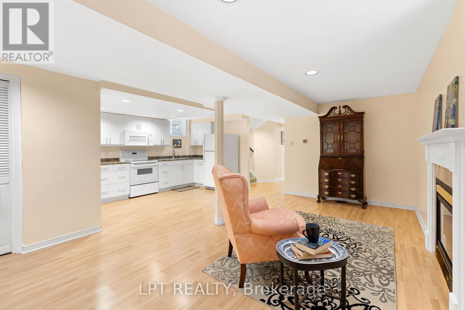 416 Flanagan Court, Newmarket, Ontario  L3X 2E9 - Photo 35 - N13681674