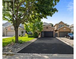 416 FLANAGAN COURT, Newmarket, Ontario