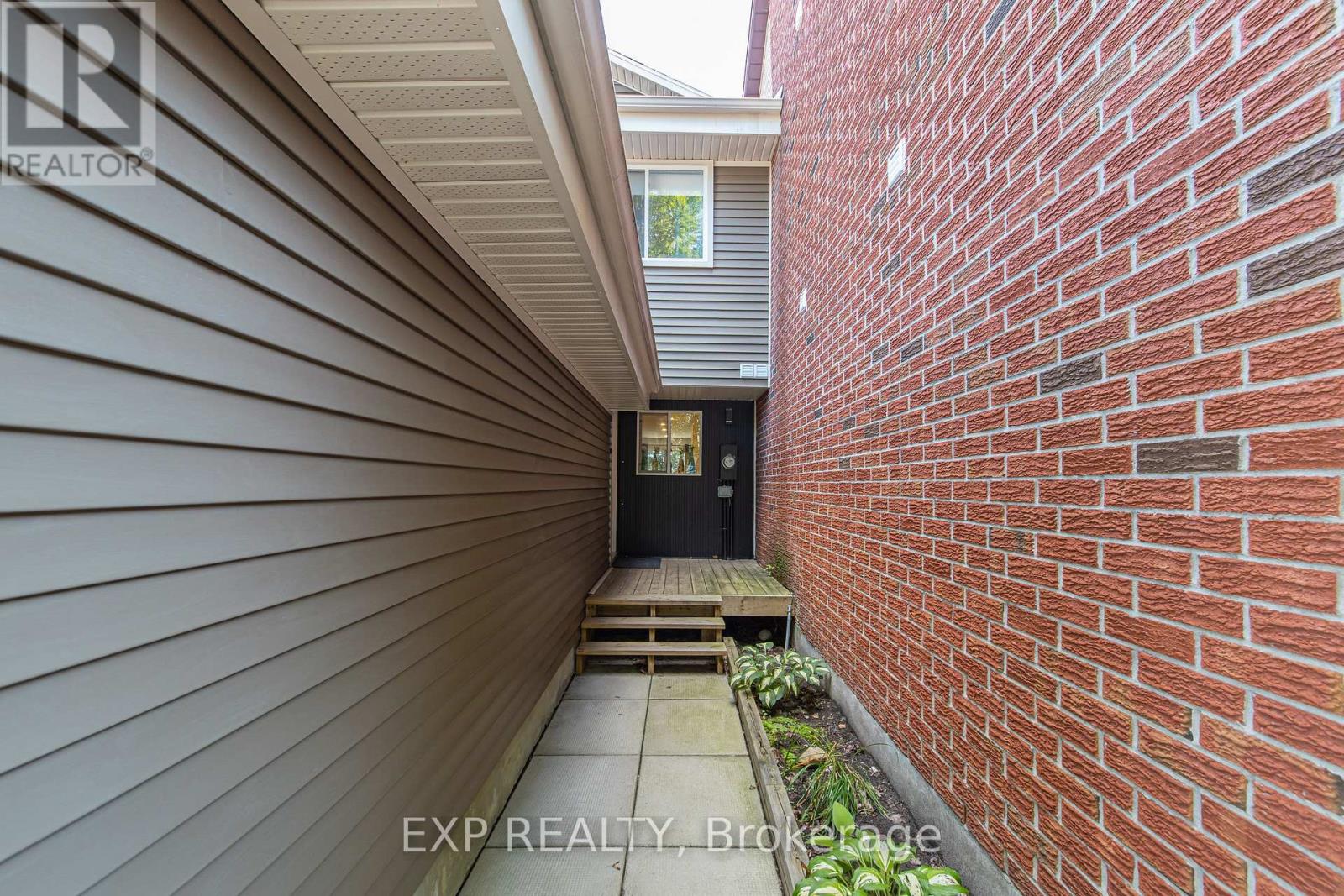 37 Dignard Street, Russell, Ontario  K0A 1W0 - Photo 2 - X13681690