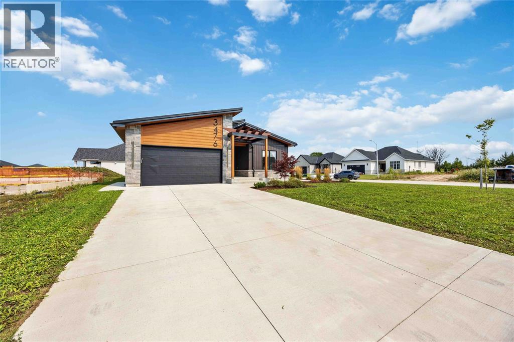 3476 Paul Crescent, Plympton-Wyoming, Ontario  N0N 1E0 - Photo 2 - 26019955