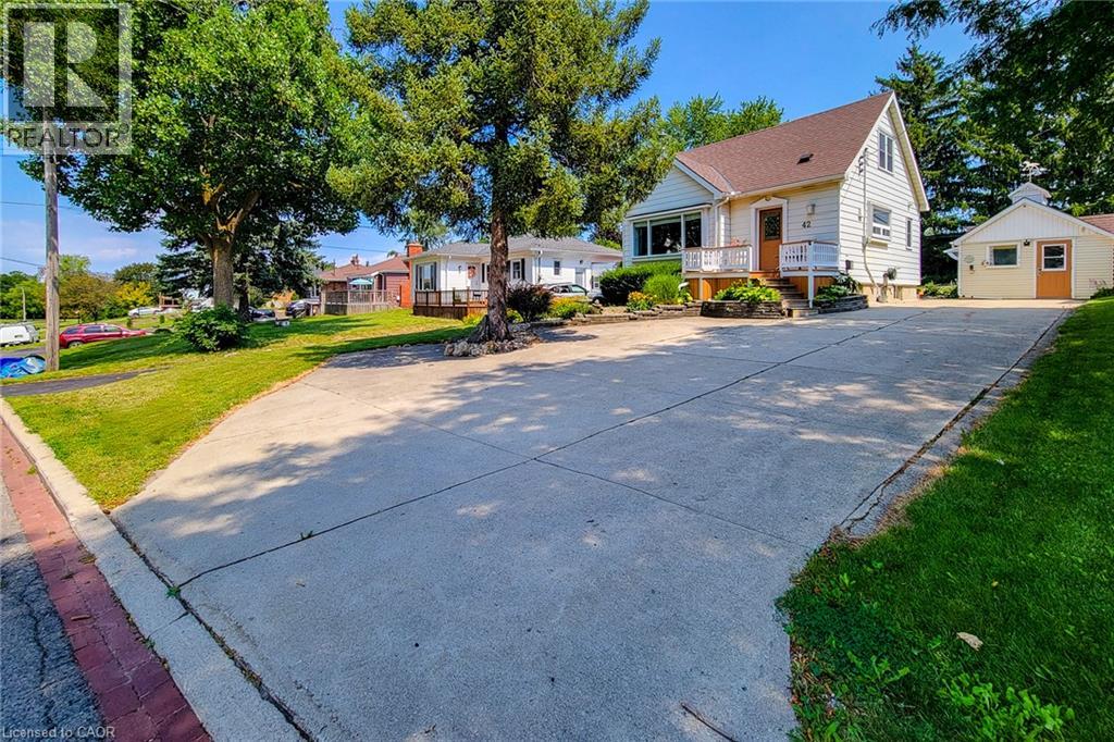 42 Lake Avenue N, Hamilton, Ontario  L8E 1L3 - Photo 3 - 40856112