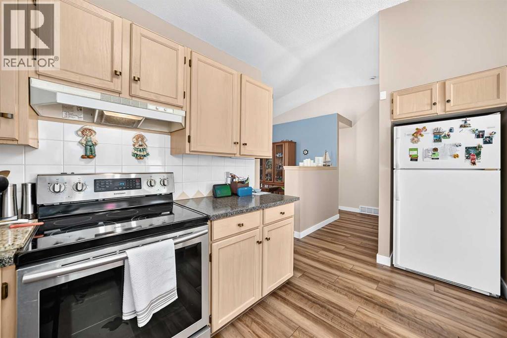 18 Shawbrooke Rise SW, Calgary, Alberta  T2Y 3A3 - Photo 8 - A2334600