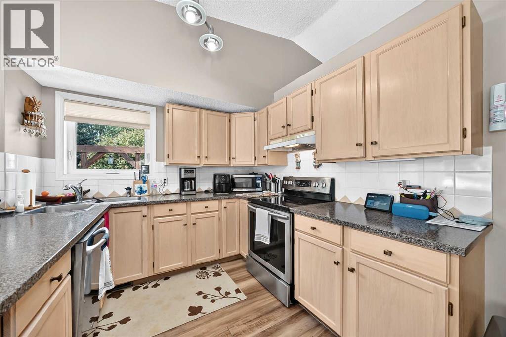 18 Shawbrooke Rise SW, Calgary, Alberta  T2Y 3A3 - Photo 4 - A2334600
