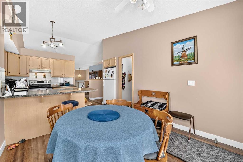 18 Shawbrooke Rise SW, Calgary, Alberta  T2Y 3A3 - Photo 11 - A2334600