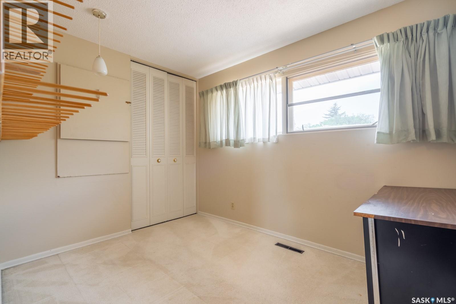 145 Mayfair Crescent, Regina, Saskatchewan  S4S 4J1 - Photo 19 - SK045224