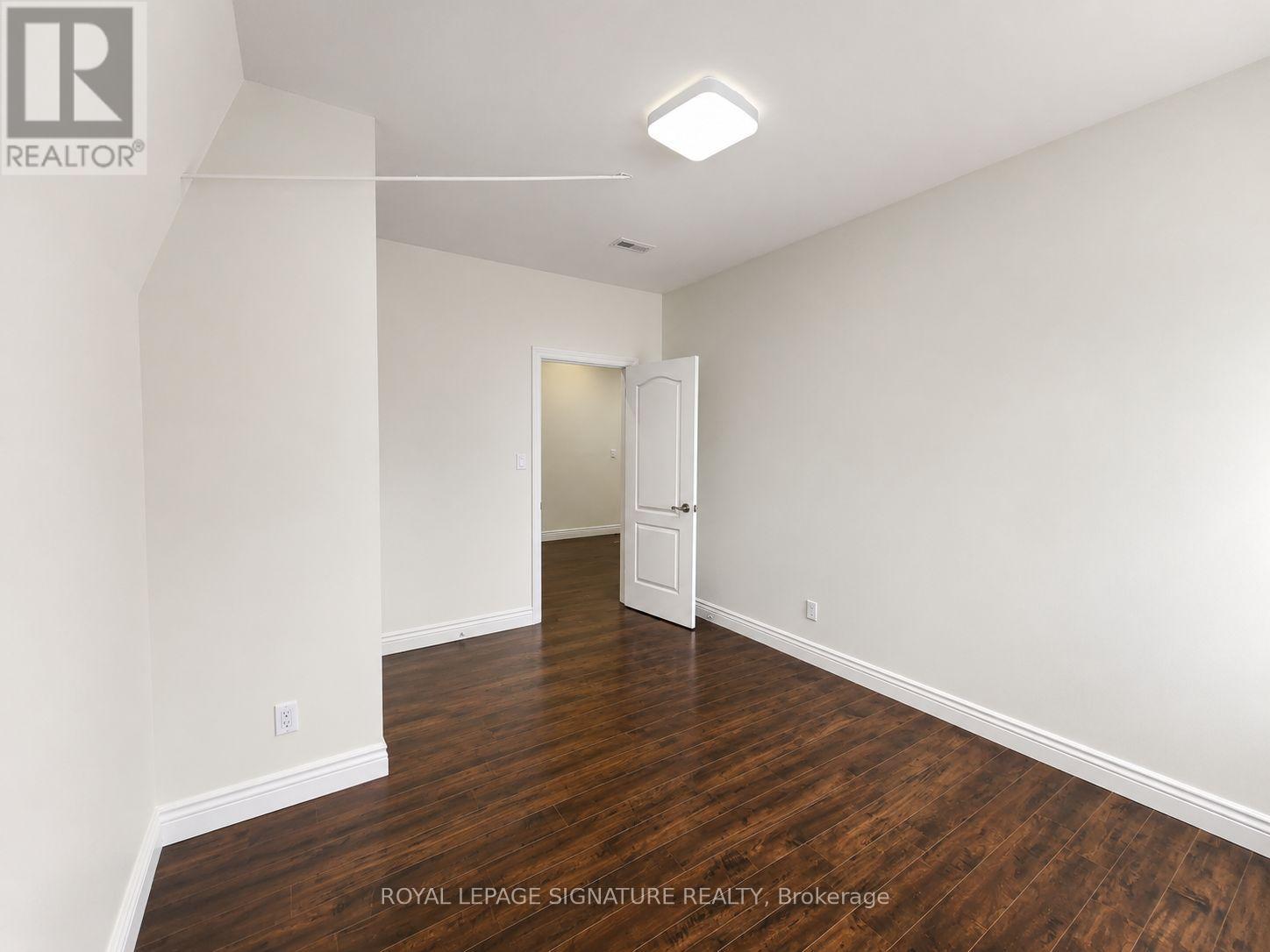 Upper 1 - 15 Barrie Street, Bradford West Gwillimbury, Ontario  L3S 0J1 - Photo 10 - N13669920