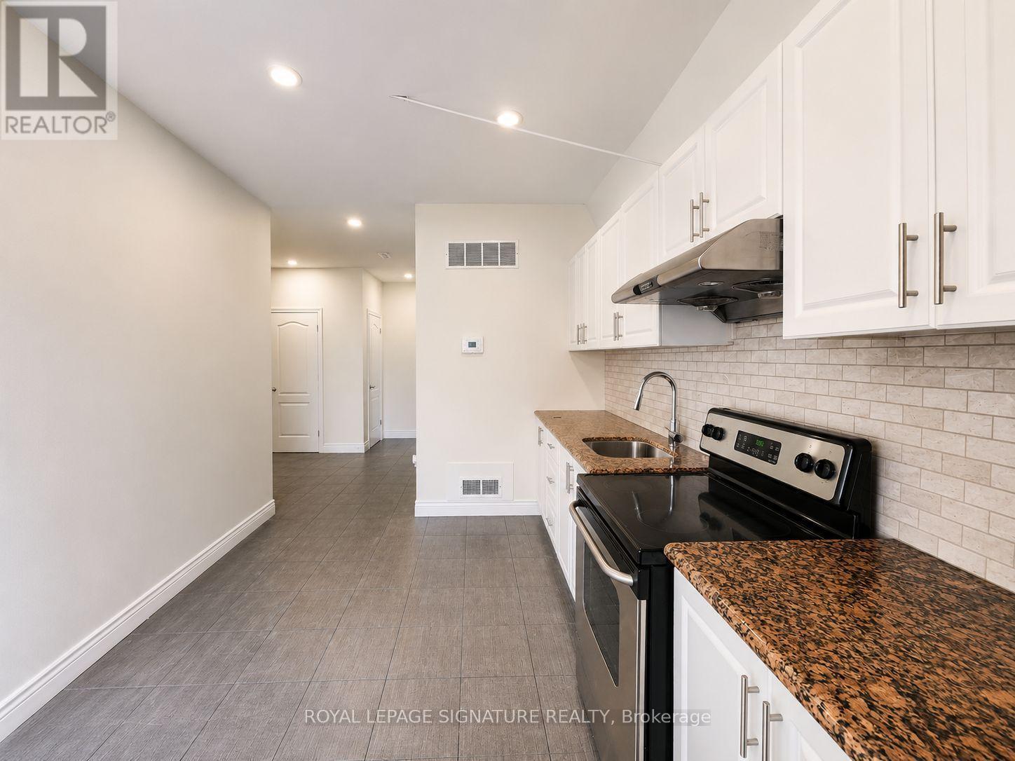Upper 1 - 15 Barrie Street, Bradford West Gwillimbury, Ontario  L3S 0J1 - Photo 7 - N13669920