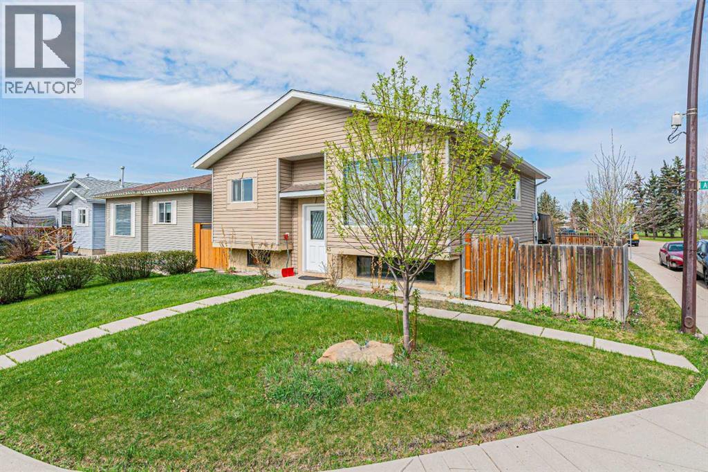 43 Abbercove Road SE, Calgary, Alberta  T2A 6Z1 - Photo 3 - A2309571