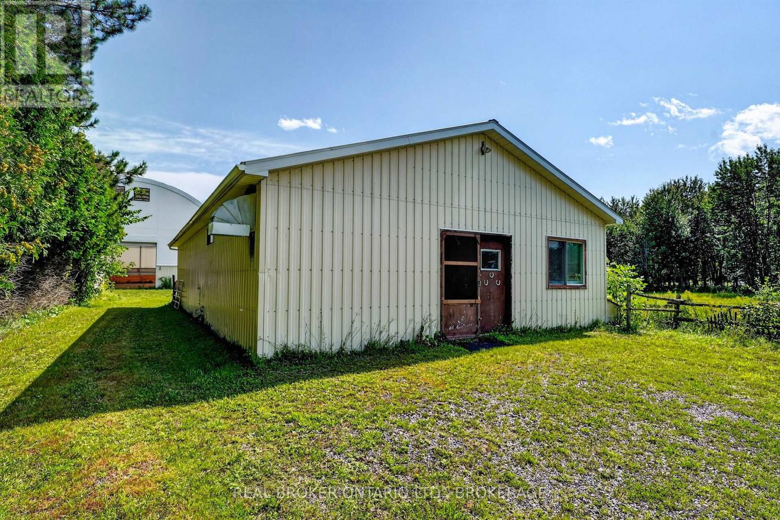 15380 North Lunenburg Road W, South Stormont, Ontario K0C 1R0 - Photo 25 - X13682108