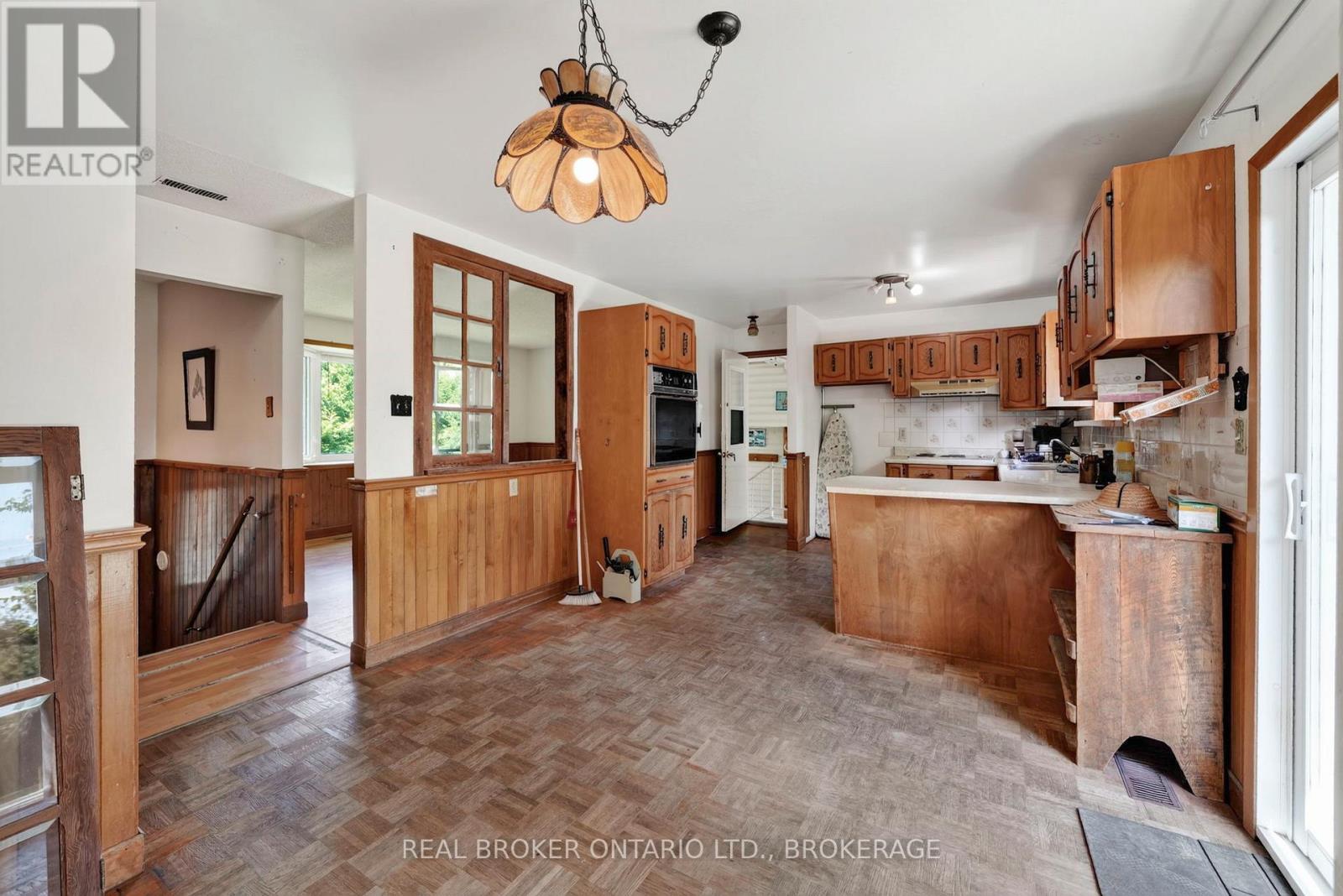 15380 North Lunenburg Road W, South Stormont, Ontario K0C 1R0 - Photo 4 - X13682108