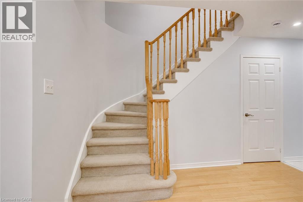 1793 Creek Way, Burlington, Ontario  L7L 6R1 - Photo 10 - 40856210