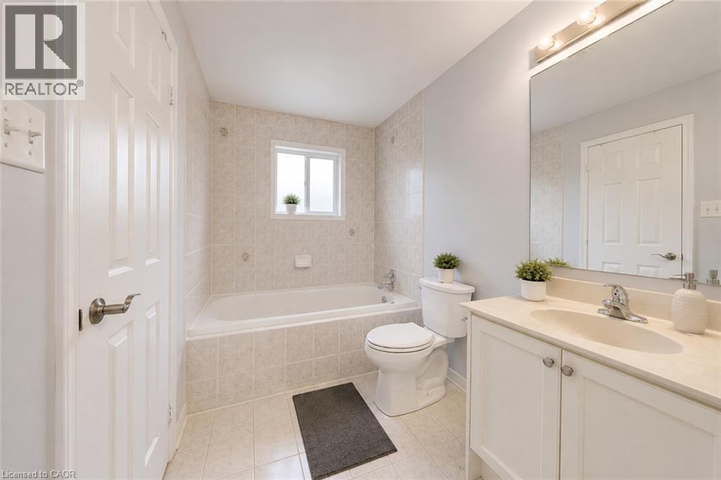 1793 Creek Way, Burlington, Ontario  L7L 6R1 - Photo 14 - 40856210