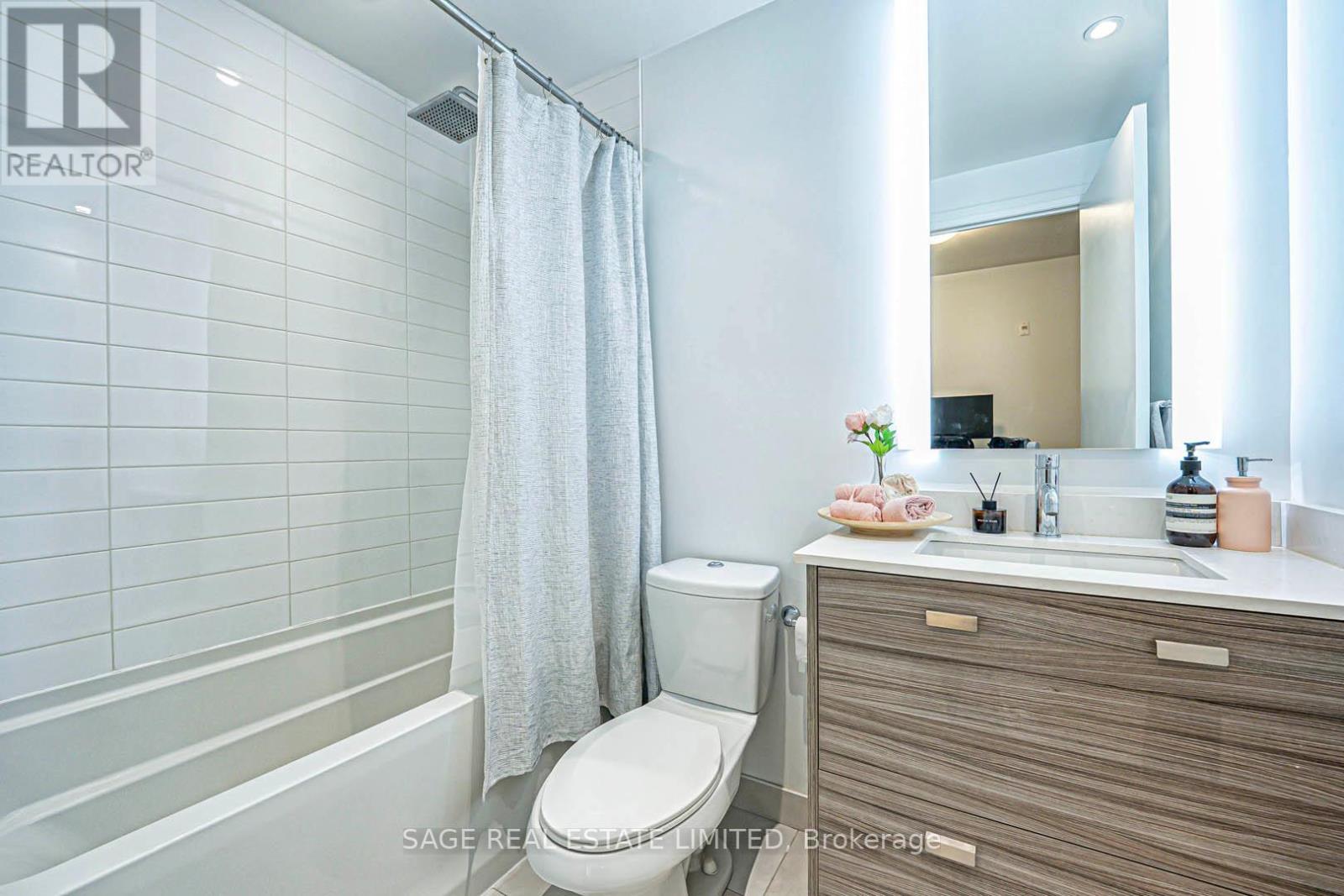 406 - 835 St Clair Avenue W, Toronto, Ontario  M6C 0A8 - Photo 10 - C13681834