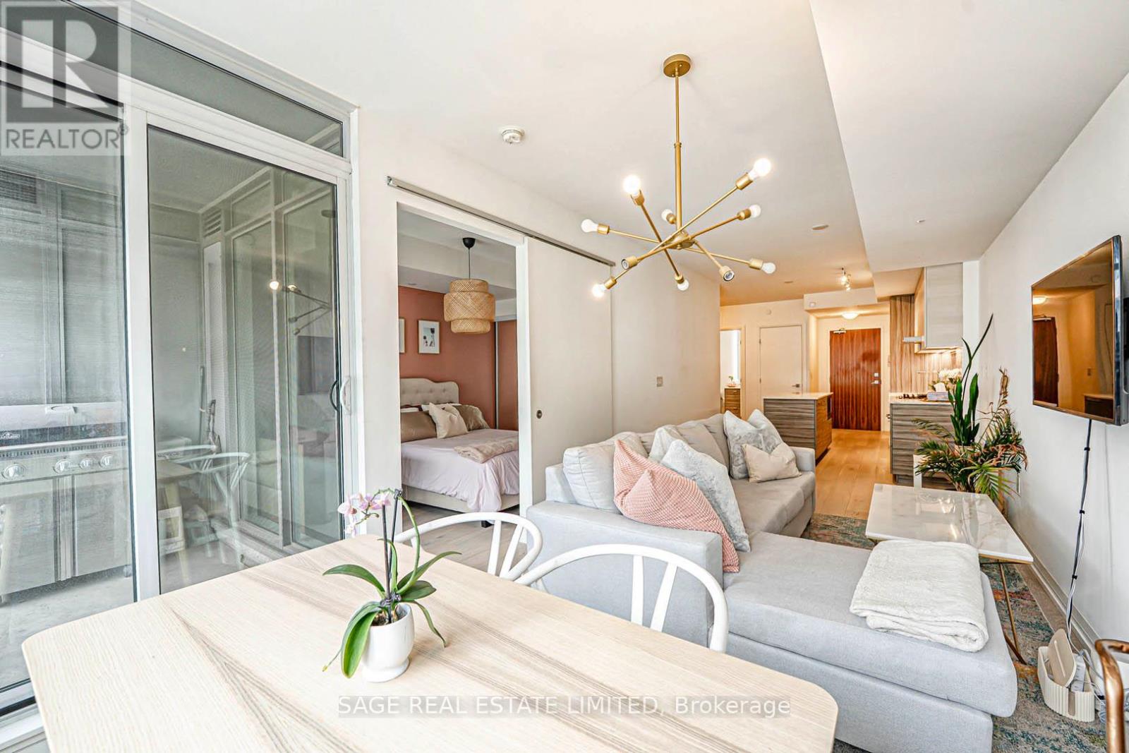 406 - 835 St Clair Avenue W, Toronto, Ontario  M6C 0A8 - Photo 13 - C13681834