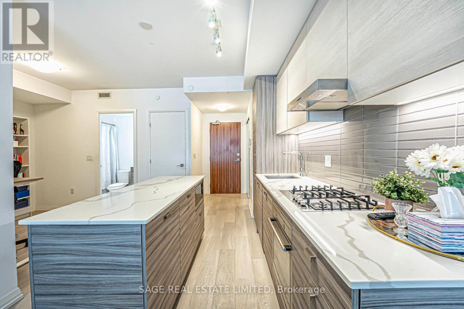 406 - 835 St Clair Avenue W, Toronto, Ontario  M6C 0A8 - Photo 4 - C13681834